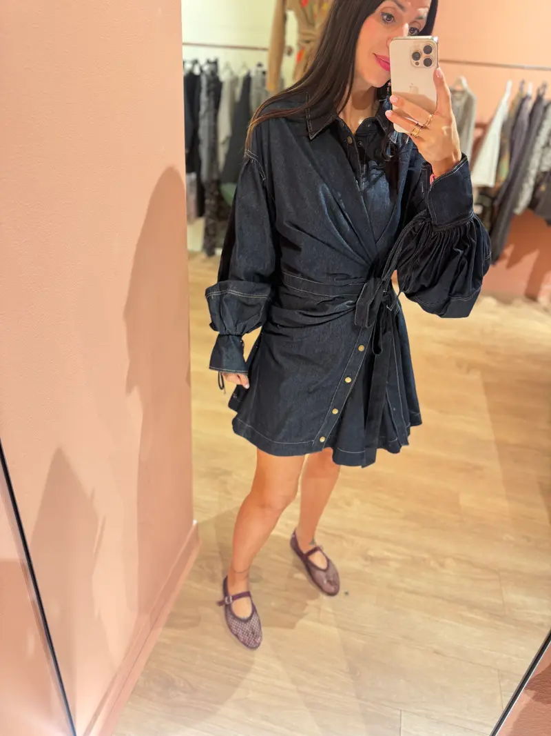 Abito in denim con drappeggio