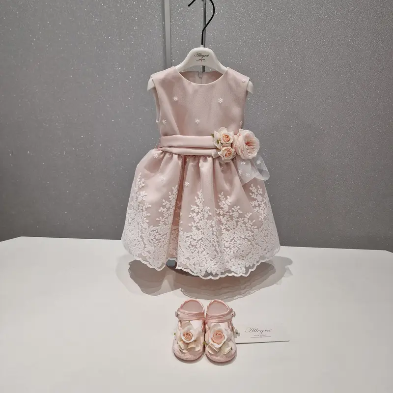 Battesimo Bambina rosa con ricamo e scarpe coordinate