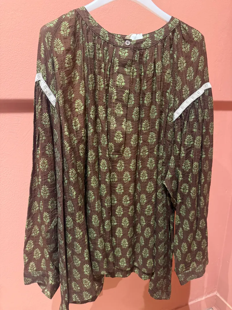 Blusa fantasia verde e moro