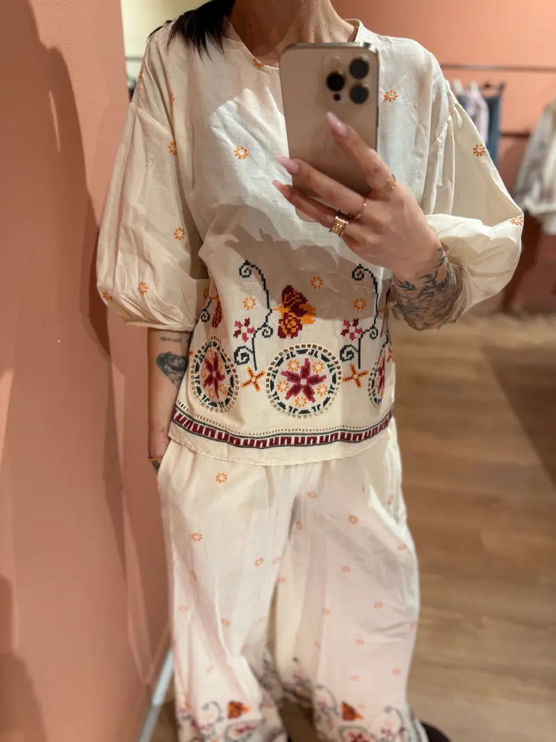 Blusa ricamata boho