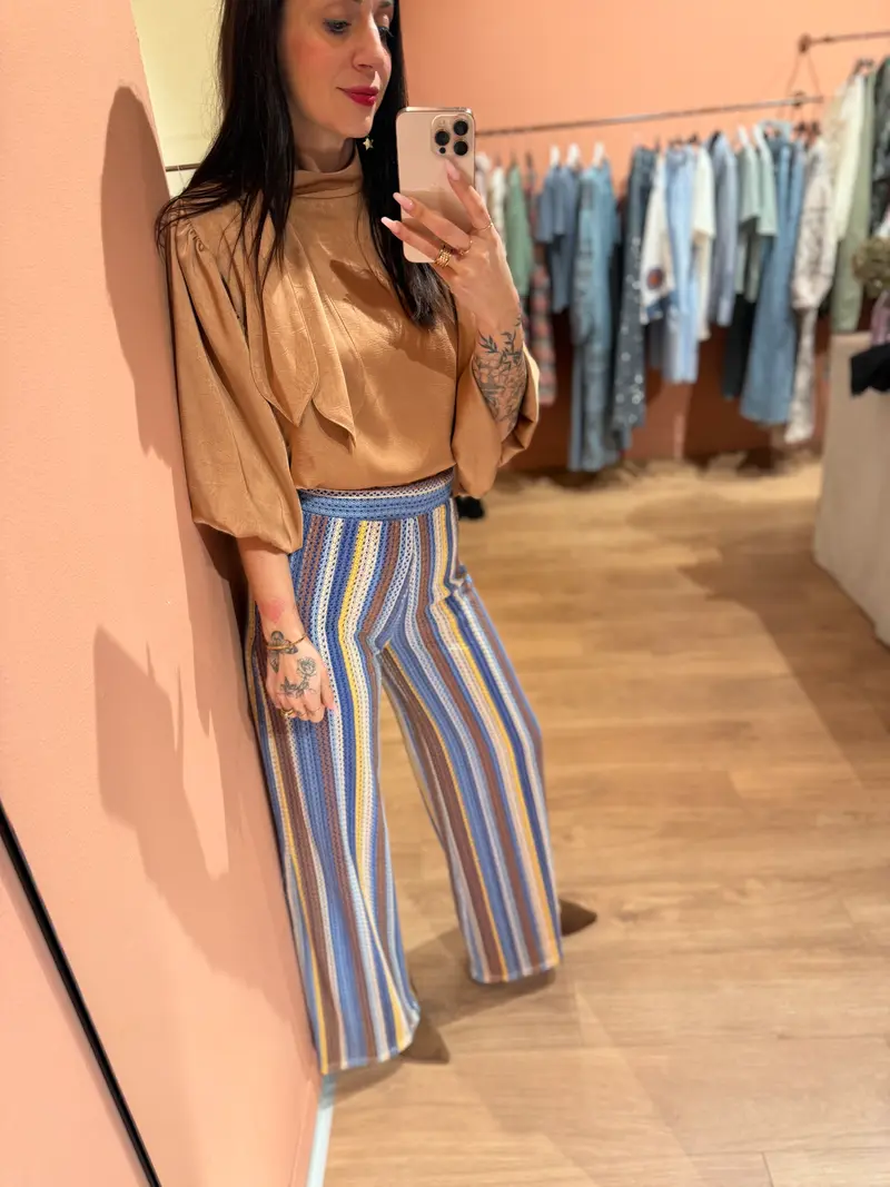 Blusa satin con fiocco