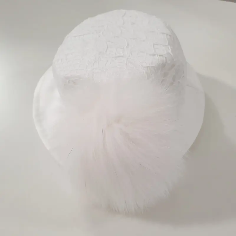 CAPPELLO BATTESIMO in pizzo con pon pon applicato
