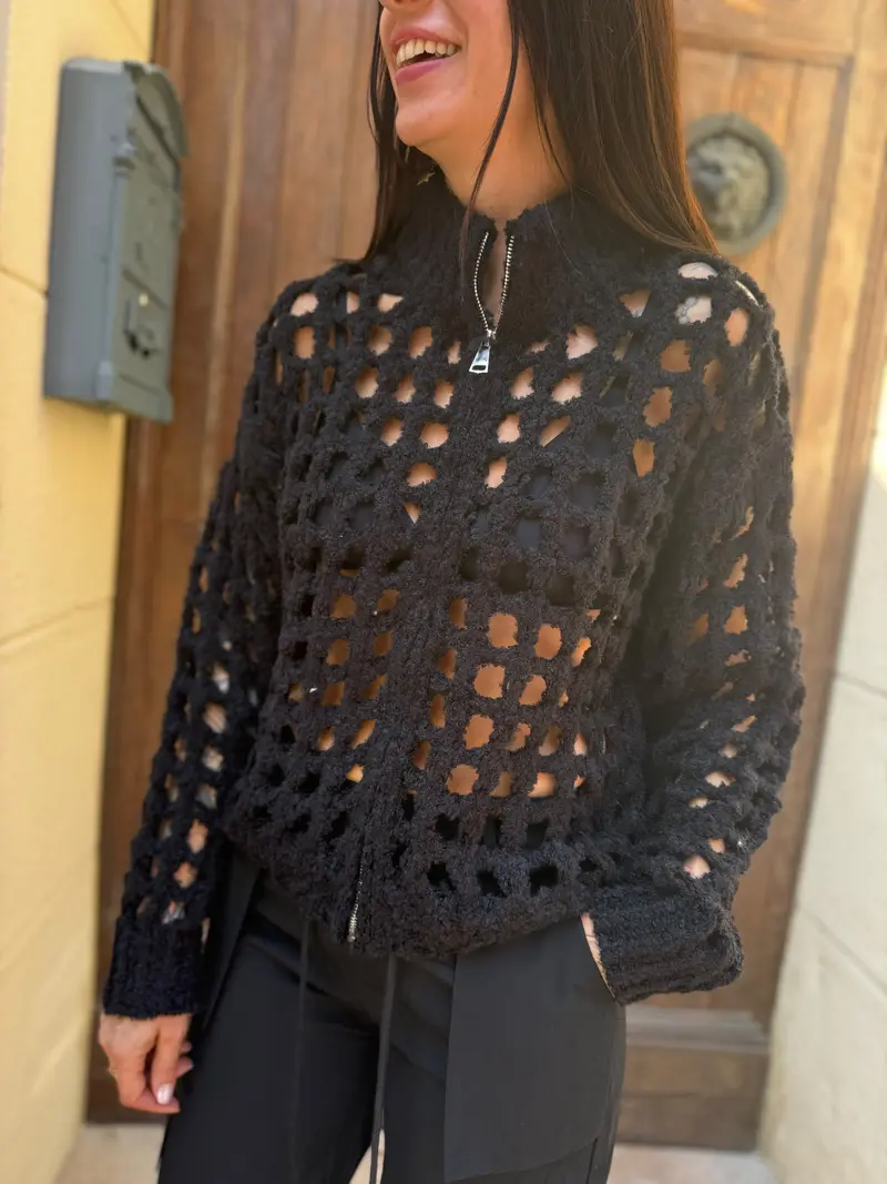 Cardigan traforato con zip
