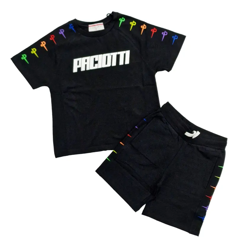 Completo bambino con logo colorati su spalle