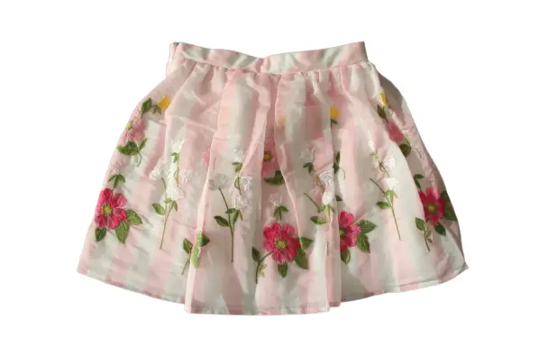 Gonna in organza e ricamo fiori