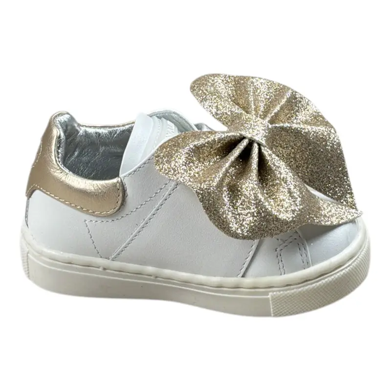 Monnalisa Sneakers tinta unita con Fiocco Panna per Neonata