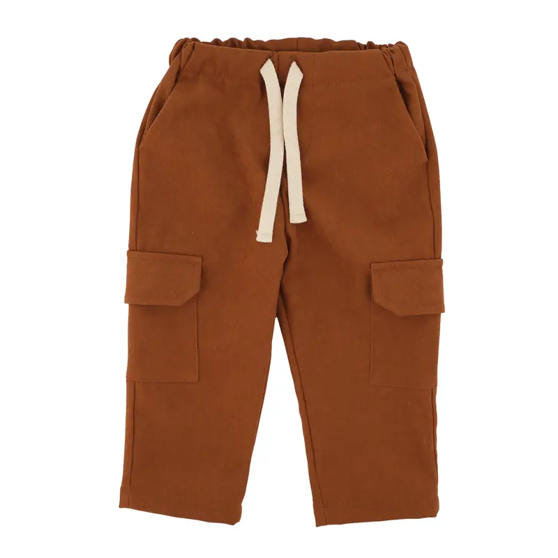 PANTALONE CON TASCONI