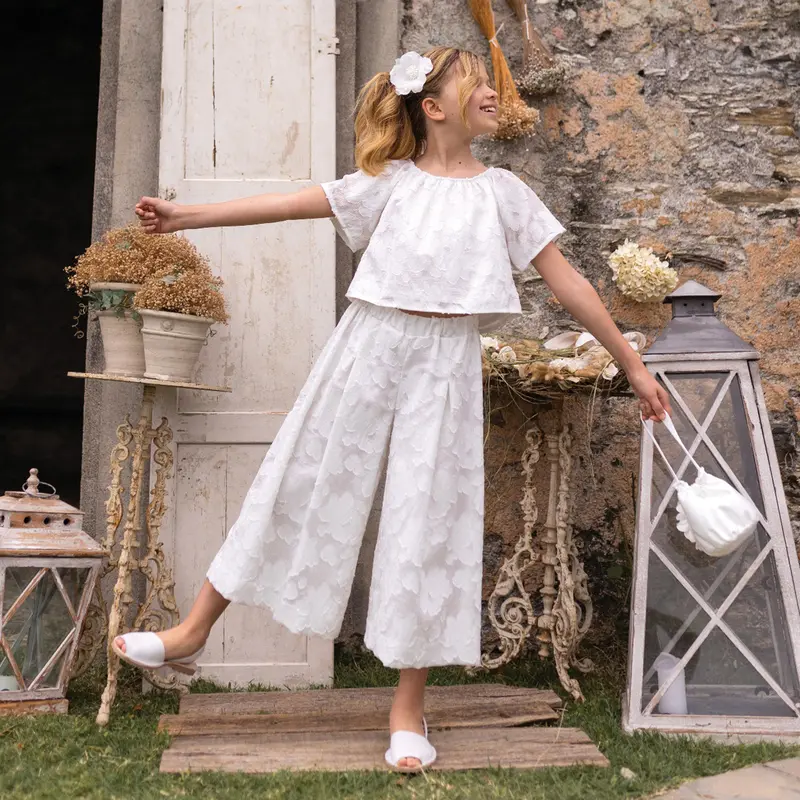 PANTALONE OVER FIORI BIANCHI