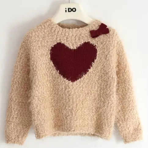 Pullover bambina con cuore sul davanti