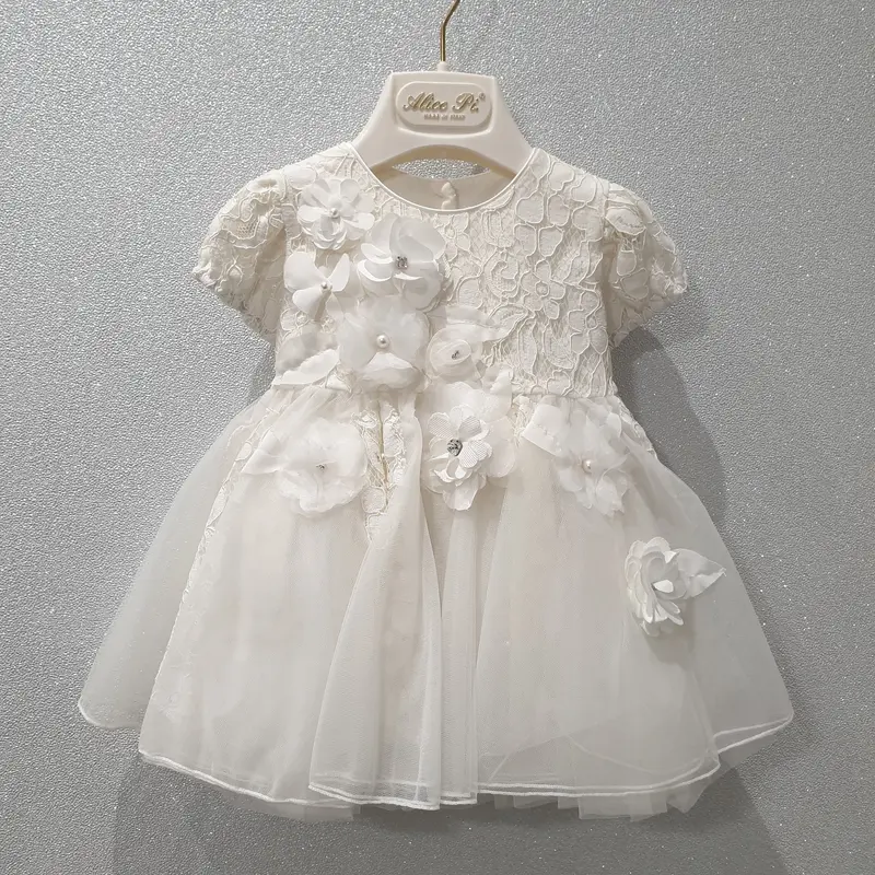 Vestito battesimo con pizzo e fiori applicati